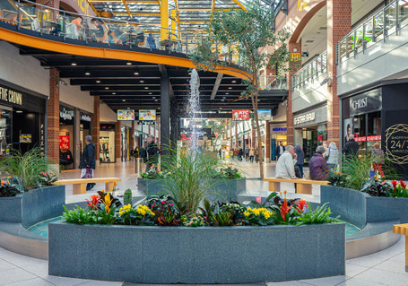 das Sachsen Allee Center von Innen, Rolltreppe